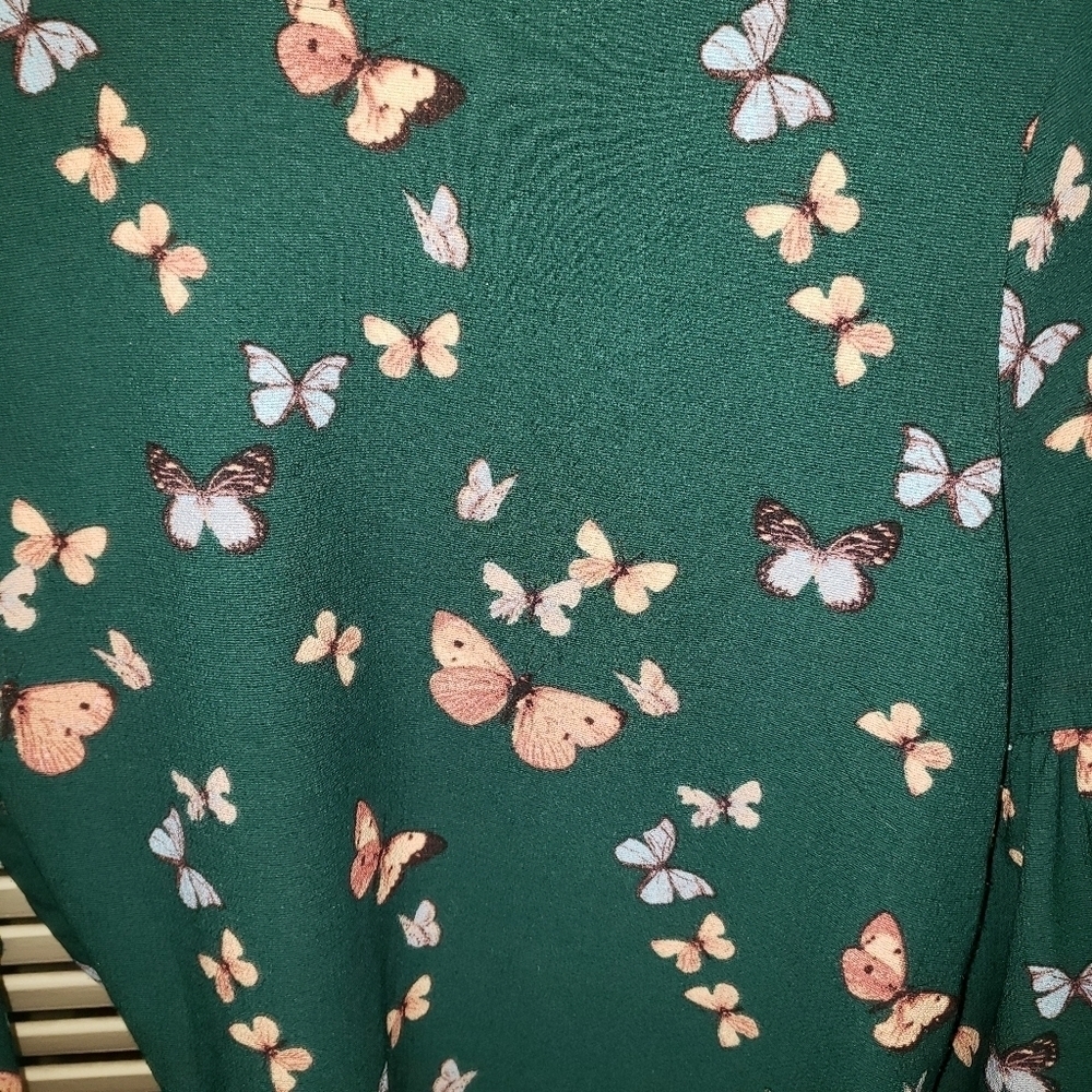 Stella Tweed Crepe Bell Sleeve Top In Emerald Butterfly Print Size M - Picture 8 of 14